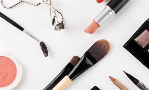 如何選擇西安優(yōu)質(zhì)紋繡培訓及美發(fā)飾品銷售策略